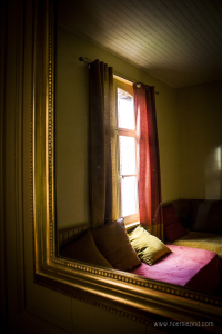 La chambre jaune au rez-de-chaussée La chambre jaune au rez-de-chaussée