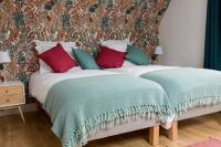La chambre double et ses 2 lits 90x200 cm La chambre double et ses 2 lits 90x200 cm