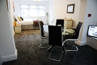 Apartment 6 Lounge