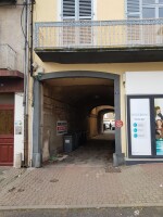 vue entrée cour interieure depuis le bd de la Manlière vue entrée cour interieure depuis le bd de la Manlière