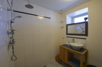 Salle d'eau de la chambre familiale Fùoc Salle d'eau de la chambre familiale Fùoc