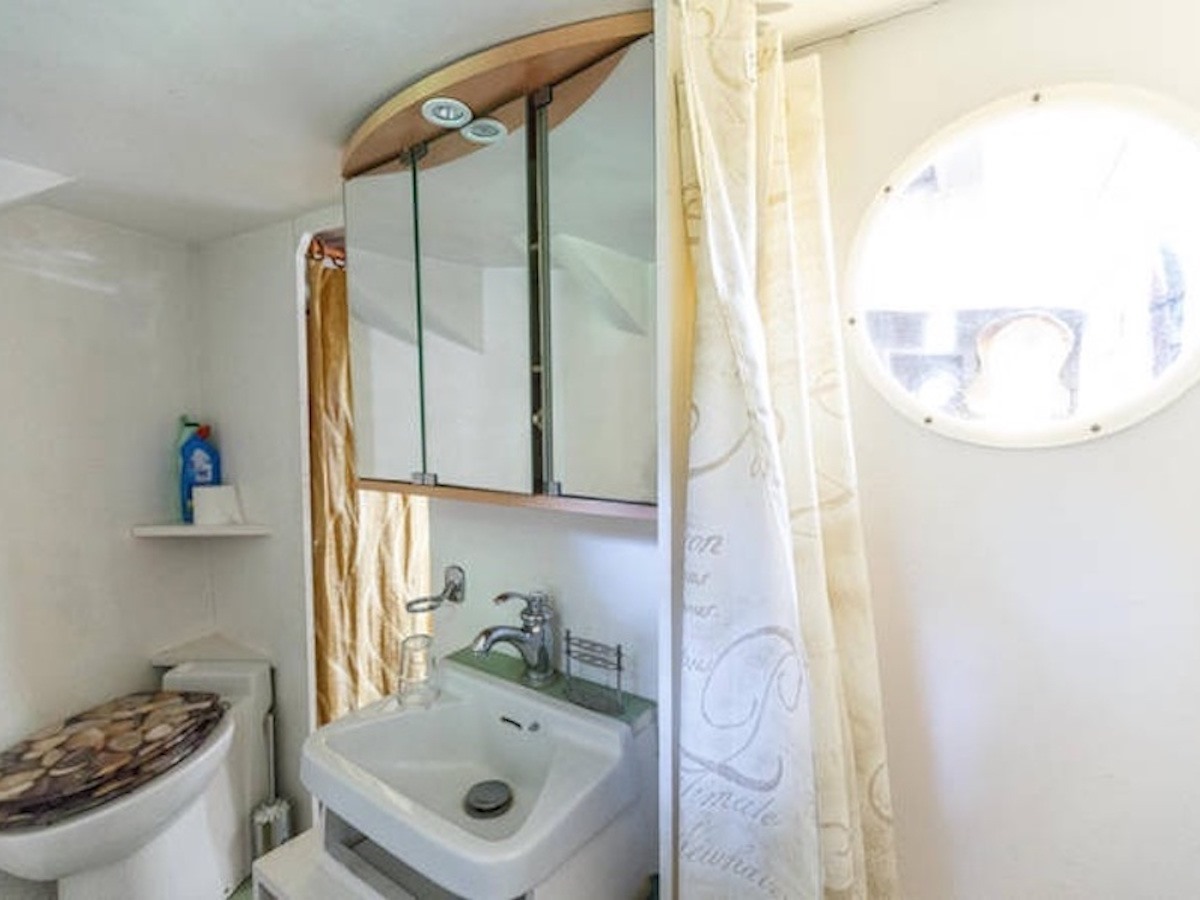 Studio — La salle de bain - WC Studio — La salle de bain - WC