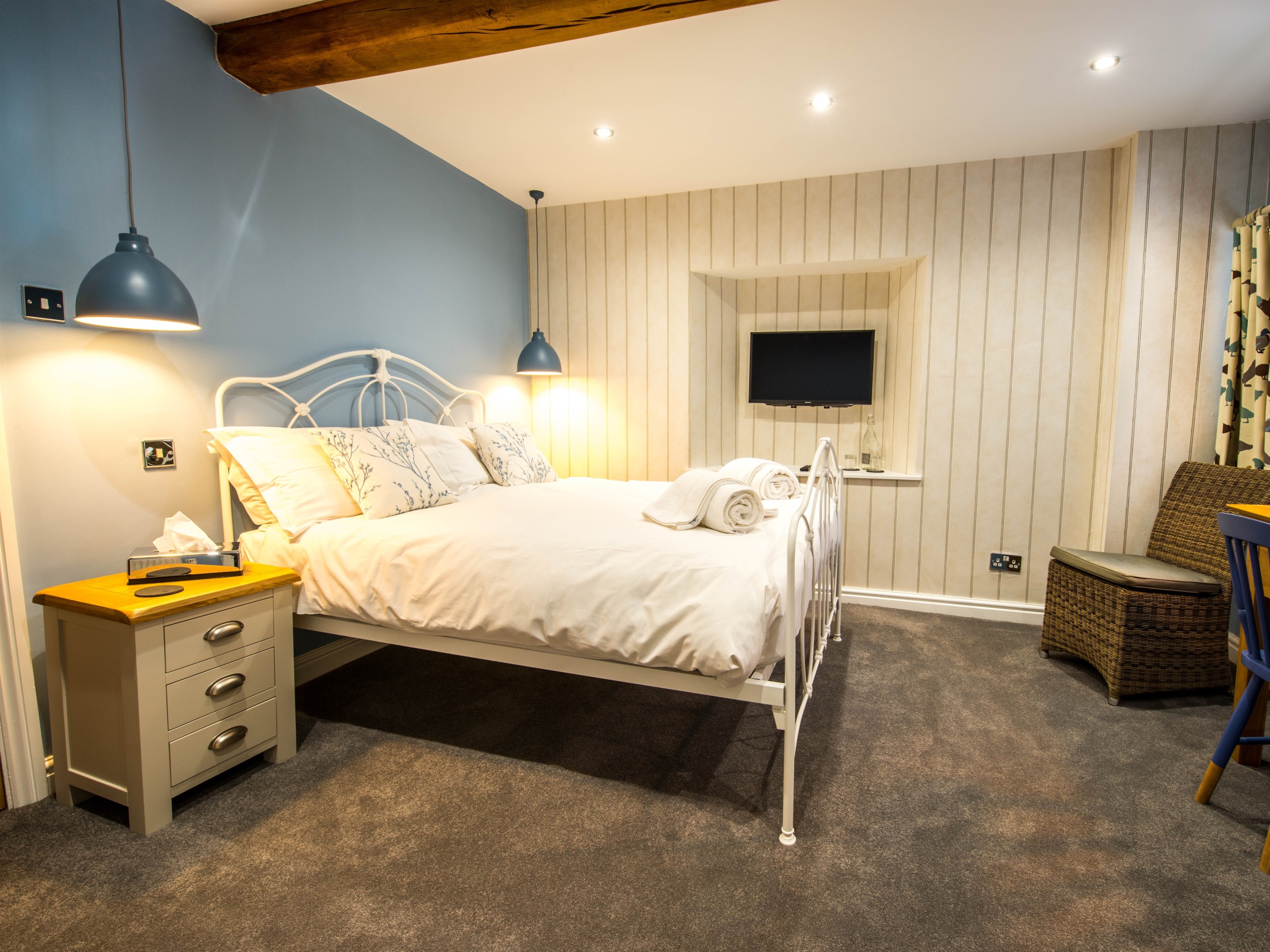 DOUBLE ROOM DOUBLE ROOM