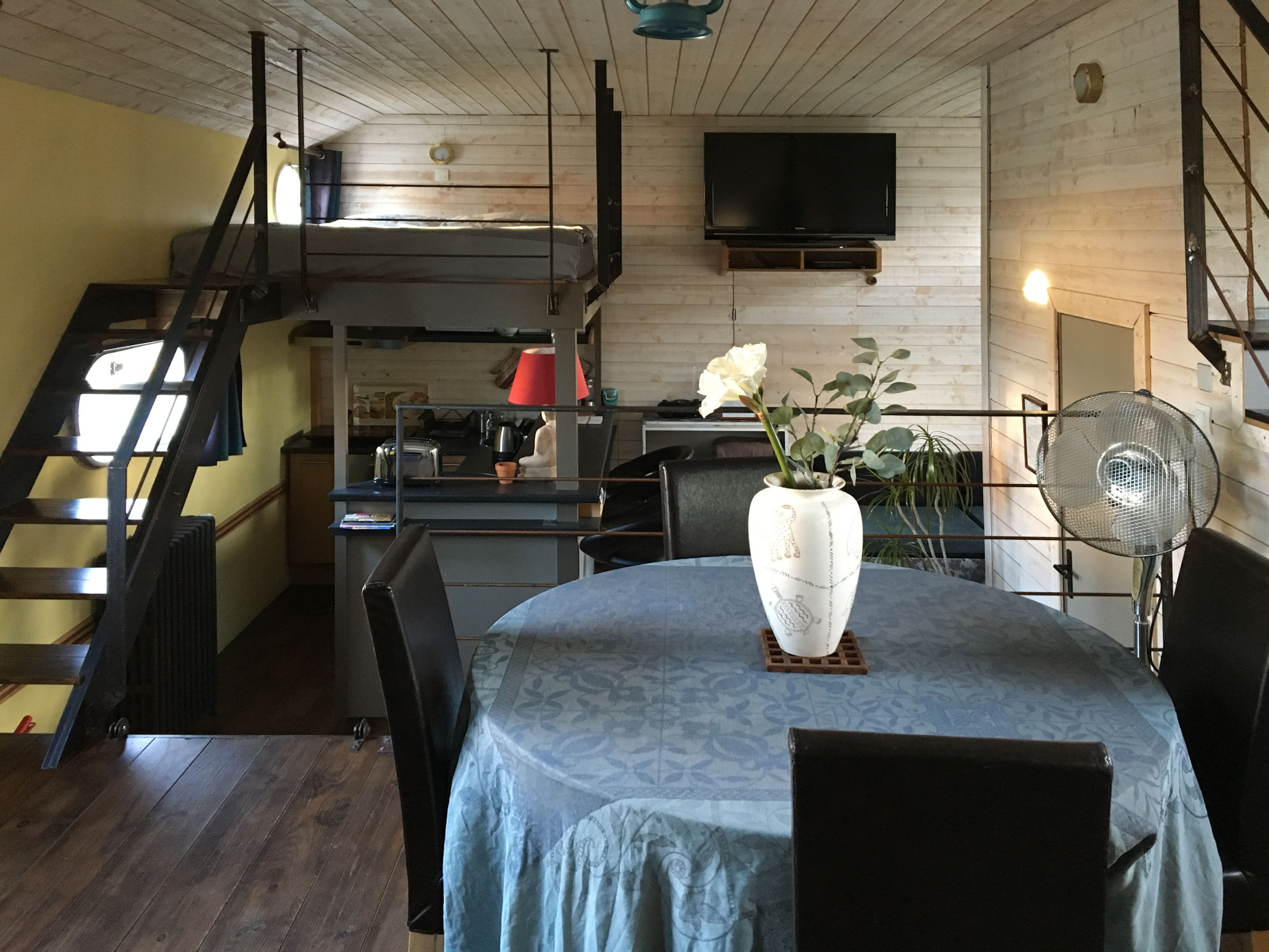 Loft — Vue de la salle à manger Loft — Vue de la salle à manger