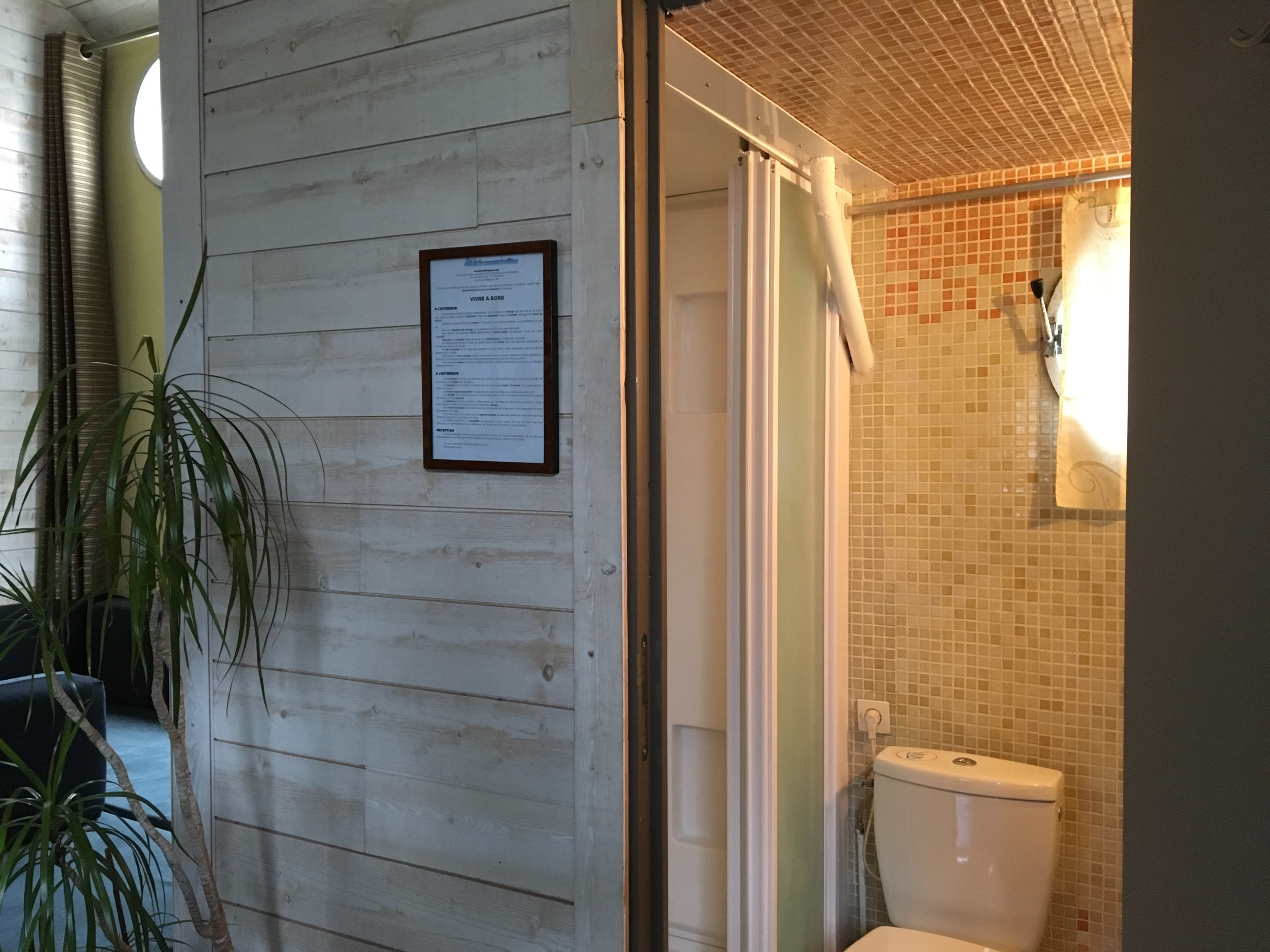 Loft - Salle d'eau, côté douche Loft - Salle d'eau, côté douche