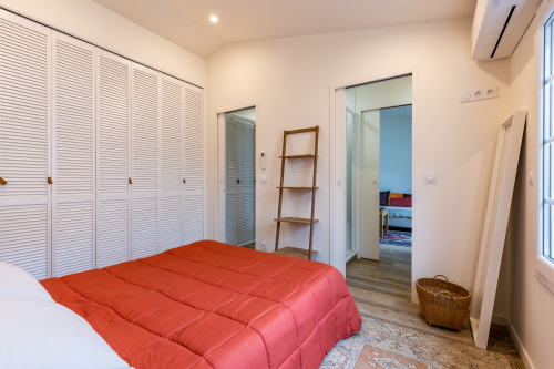 chambre spacieuse climatisée