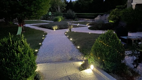 Jardin vers la piscine