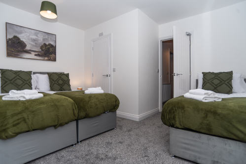 Ideal for families or mixed groups with three beds in one spacious room.