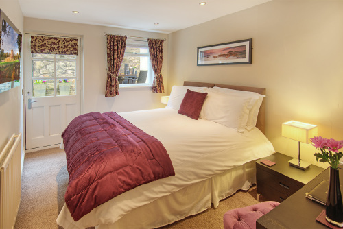 Standard Room 3 - King Bed - En-Suite with Shower (Room Only).