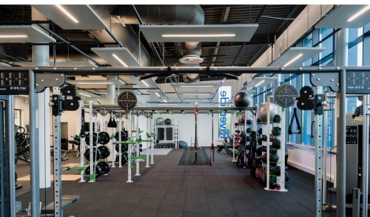 Riverside gym mins away from apartment