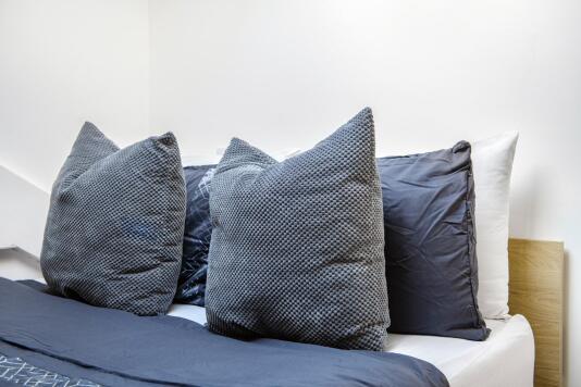 ROOM 4 BED