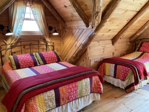 Triple room-Private Bathroom-Romantic-Balcony-Loft Bedroom Deer - Base Rate