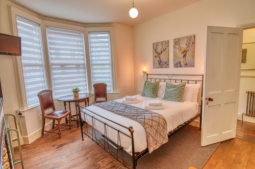 Large King Bedroom