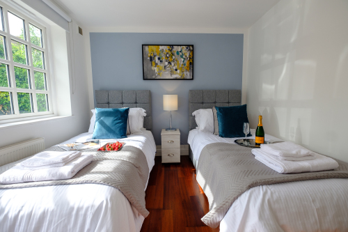 Both bedrooms have Super King beds with quality orthopaedic mattresses and premium linen for a restful night's sleep. Each Super King double bed can also be configured as two single beds if required. The windows have blackout blinds.