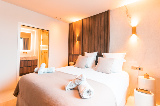 Chambre 1 avec douche et vue sur le Vieux Port