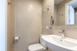 Studio Apartment Double Ensuite Shower Room (1)
