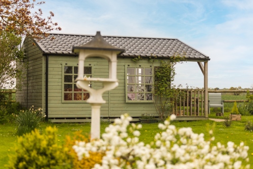 The Cabin ~ Mulsford set in beautiful cottage garden.