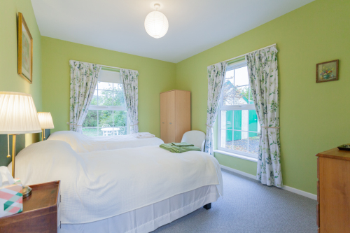 Bungalow-Ensuite with Bath-Countryside view - Base Rate