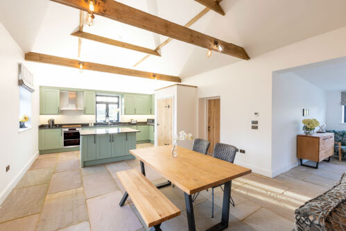 Cheltenham - A Spacious and Luxurious Two Bedroom Barn Conversion
