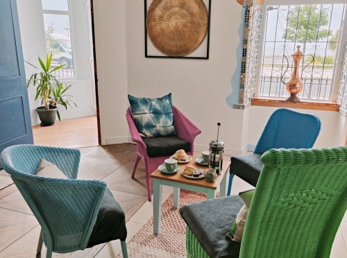 2 bedroom boutique art apartment