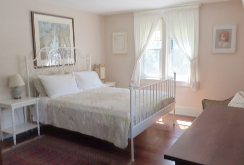 White Room with queen bed and private bath