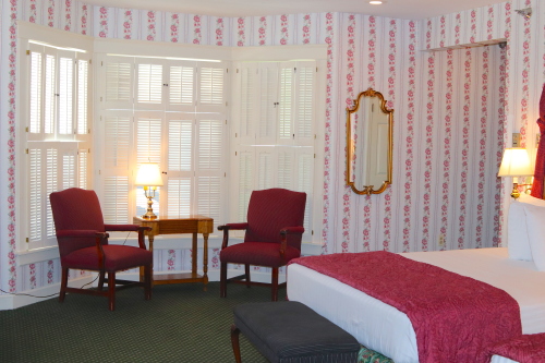 VICTORIAN TWO QUEEN -Double room-Ensuite with Bath-Premium - Base Rate