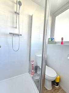 Shared Bathroom room 2