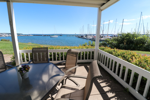 Bayfield On The Lake 100-Condo-Ensuite with Bath-Premier-Lake View