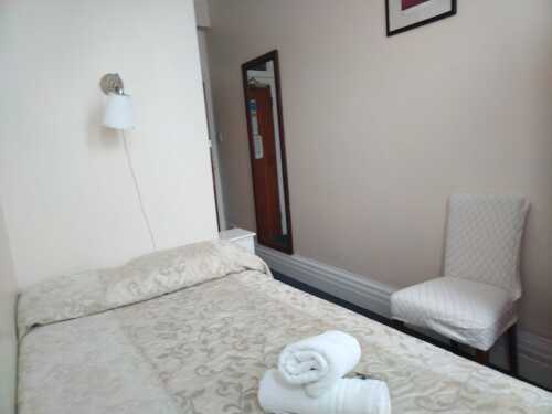 Single room-Economy-Ensuite with Shower