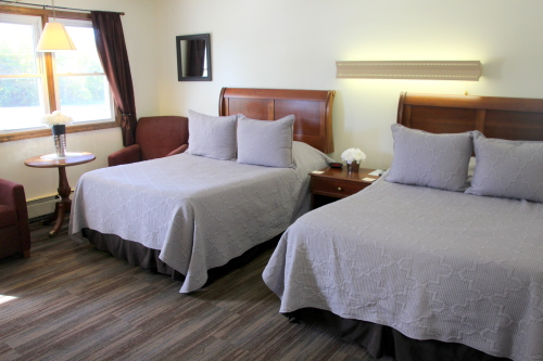 10 -2  full size beds-Double room-Standard-Ensuite - Base Rate