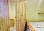 Bedroom: Wardrobe