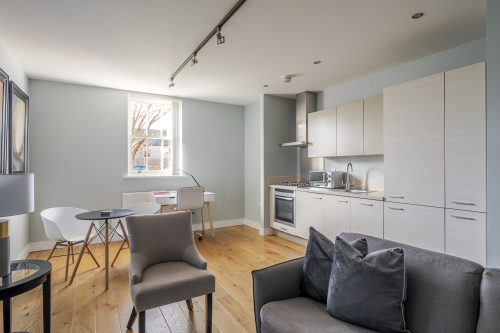 This sleek, contemporary kitchen combines high-end finishes with flawless functionality. Featuring premium appliances, elegant cabinetry, and a stunning island centerpiece, it’s the perfect space for cooking, entertaining, and enjoying everyday luxury.