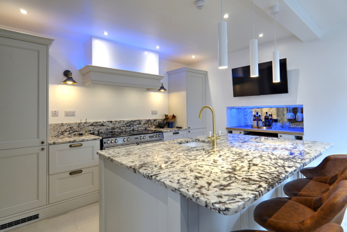 Smart Tv adds to the amenities within this well-equipped kitchen