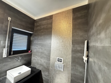 Bathroom #2