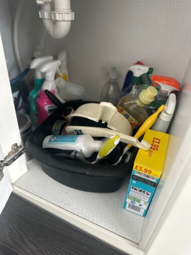 Aquila Studio Flat: Cleaning and Laundry