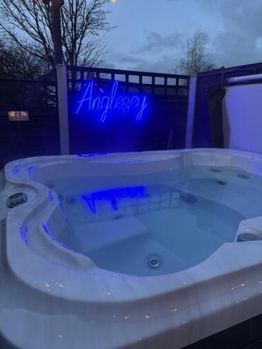 Quiet Evenings In The Hot Tub