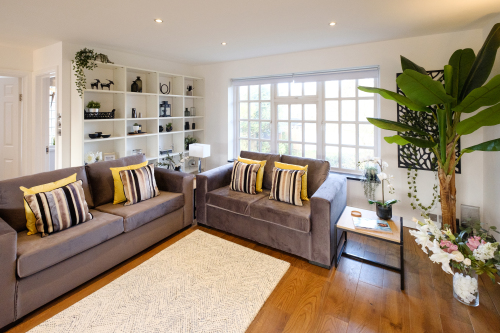 The stunning open-plan living/dining/kitchen area has large double aspect windows which flood the space with light. The sofa bed converts to a comfortable double bed for larger groups of guests.