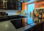 Kitchen: Kitchen island