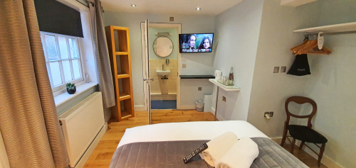 Double room-Ensuite with Shower-Lower Ground Floor 3