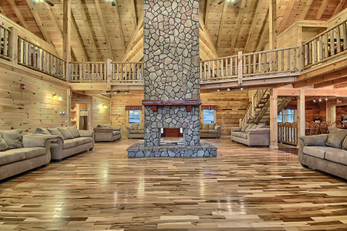 Great Room, from doors to Back Deck, Majestic Oaks Lodge