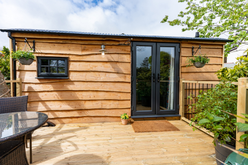 Chalet-Ensuite with Shower-Garden view-The Shepherd's Hut  - Base Rate