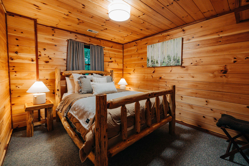 Rustic Cedar Inn | Photo 24
