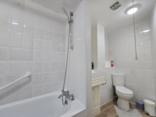 Room 2 bathroom