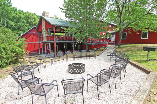 Southern Belle Lodge, from Fire Pit area