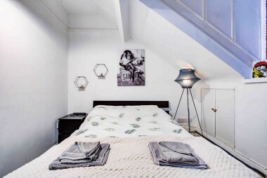 Bedroom with ample towels