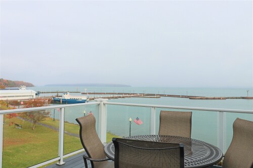 Bayfield On The Lake 301-Condo-Premier-Lake View-Ensuite with Bath