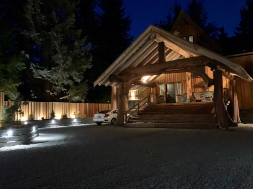 Welcome to Beach Break Lodge, where Coastal Paradise meets Serenity on Chesterman Beach in Tofino, Canada. Discover a Tranquil Retreat that Embraces the Beauty of Nature, Inviting You to Relax, Recharge, and Create Cherished Moments by the Ocean.