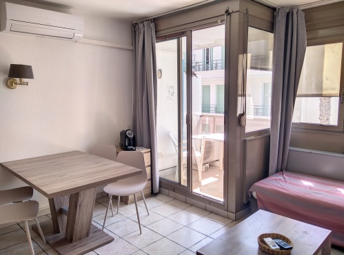 table à manger pour 4 personnes