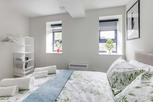 Bedroom - double bed