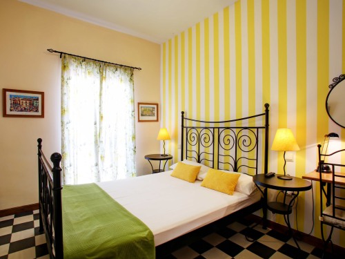 Hab. 8 Double bed 1'40x2'00m